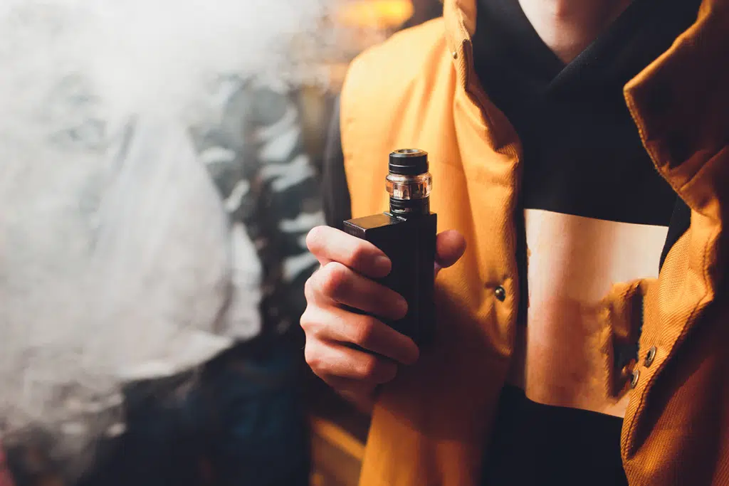 2024電子煙合法國家有哪些?電子煙可以上飛機嗎?這些國家攜帶電子煙恐觸法! 哪些國家開放電子煙